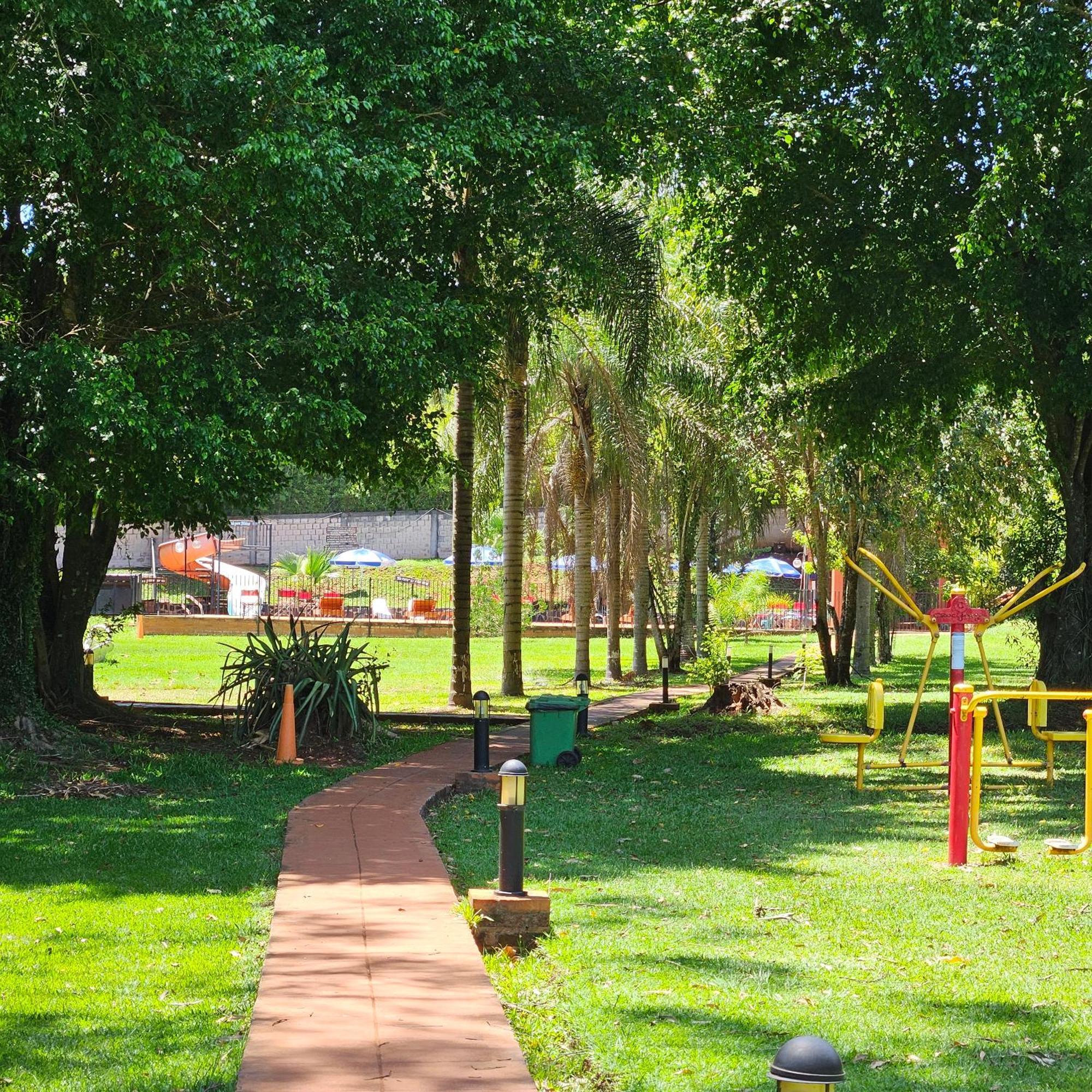 Cabanas El Refugio Del Mensu Puerto Iguazú Exteriör bild