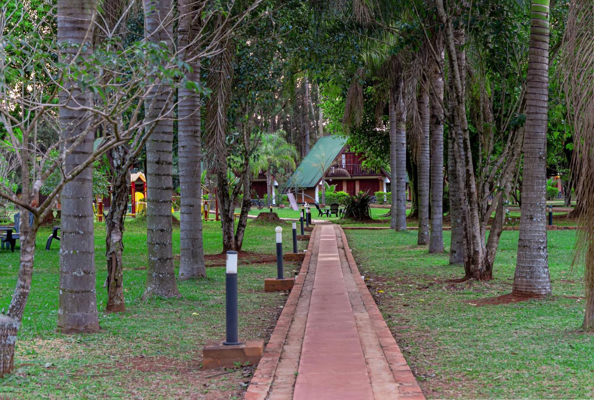 Cabanas El Refugio Del Mensu Puerto Iguazú Exteriör bild