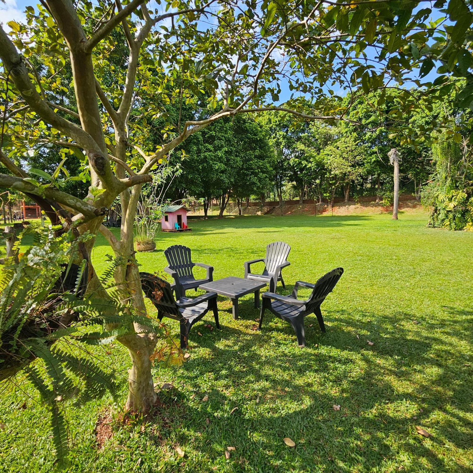 Cabanas El Refugio Del Mensu Puerto Iguazú Exteriör bild
