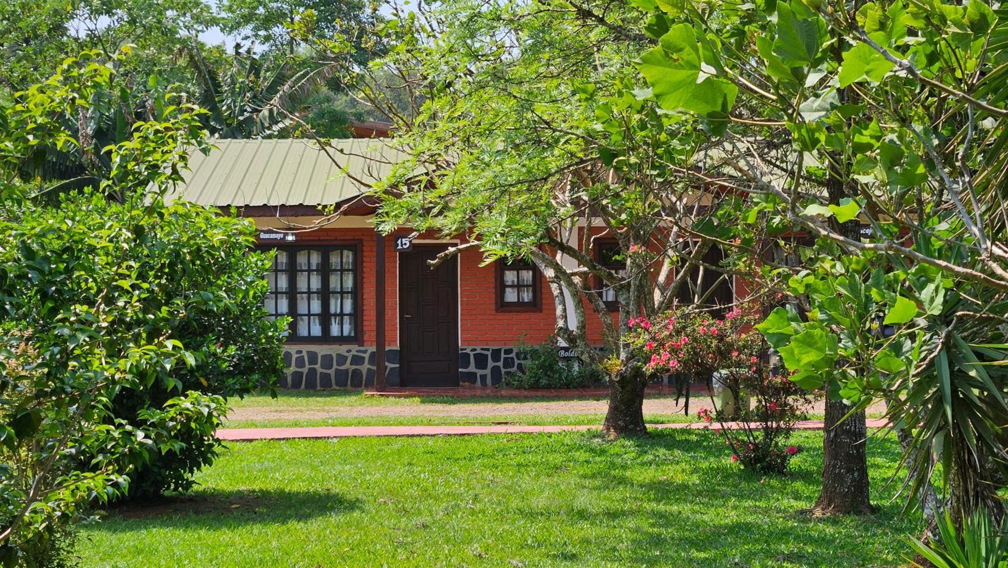 Cabanas El Refugio Del Mensu Puerto Iguazú Exteriör bild