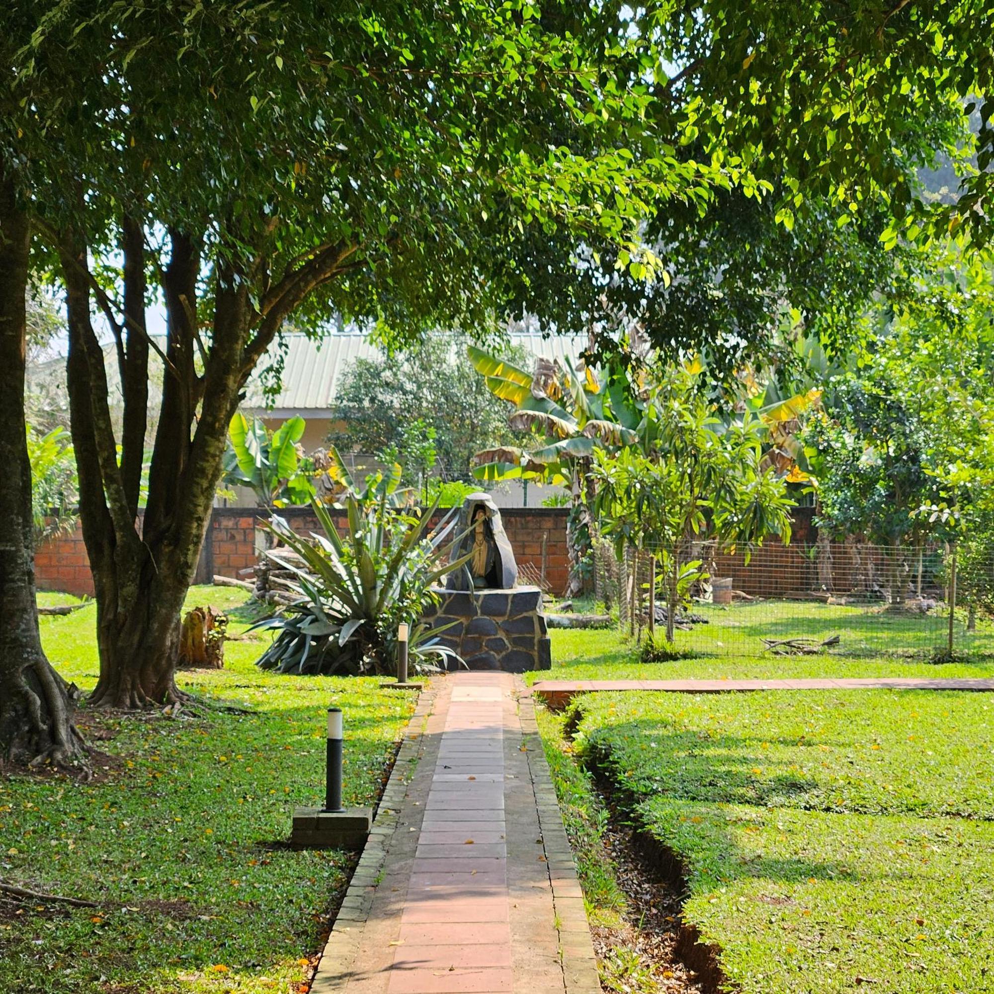 Cabanas El Refugio Del Mensu Puerto Iguazú Exteriör bild