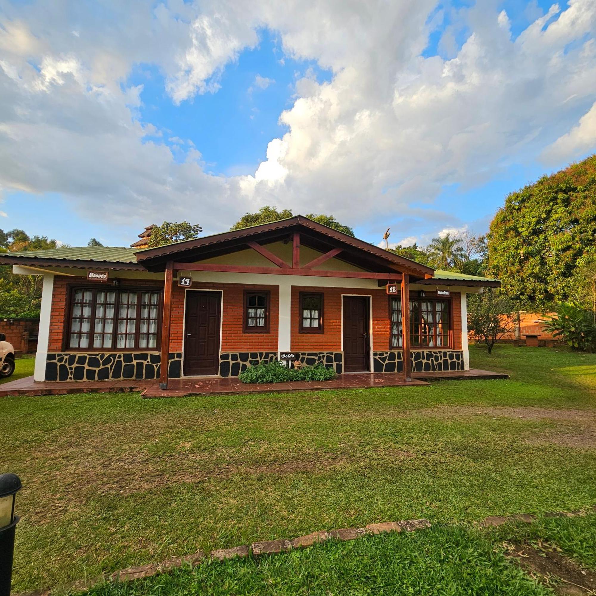 Cabanas El Refugio Del Mensu Puerto Iguazú Exteriör bild