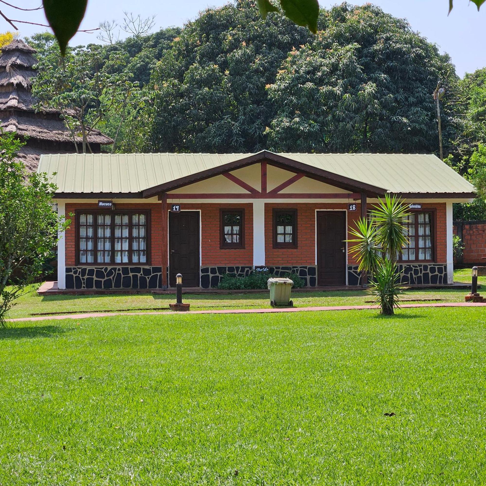Cabanas El Refugio Del Mensu Puerto Iguazú Exteriör bild